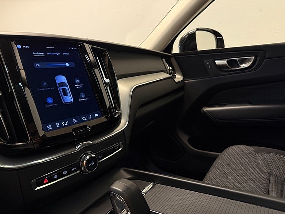 Volvo XC60 25 of 30