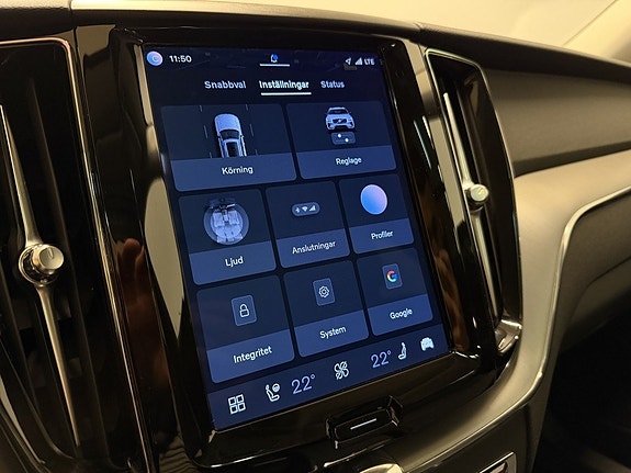 Volvo XC60 16 of 30