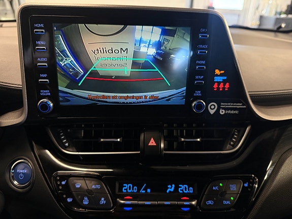 Toyota C-HR 13 of 19