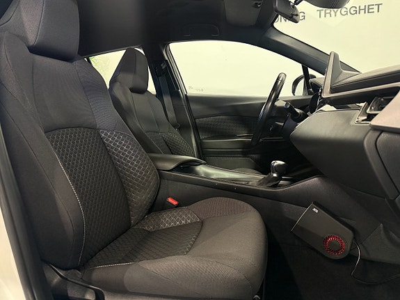 Toyota C-HR 16 of 19