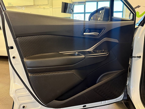 Toyota C-HR 8 of 19