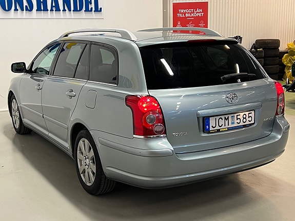 Toyota Avensis 8 of 21