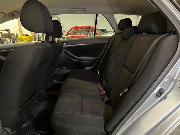 Toyota Avensis 17 of 21