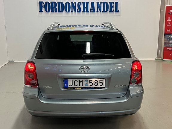 Toyota Avensis 9 of 21