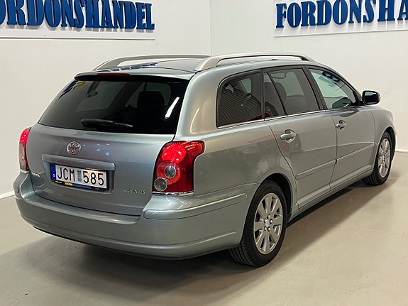 Toyota Avensis 4 of 21