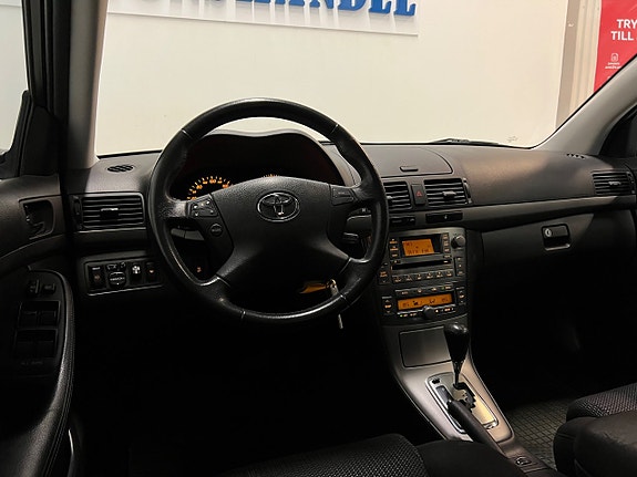 Toyota Avensis 16 of 21