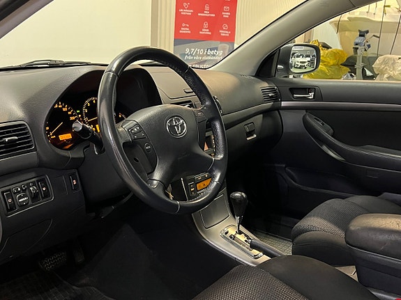 Toyota Avensis 10 of 21