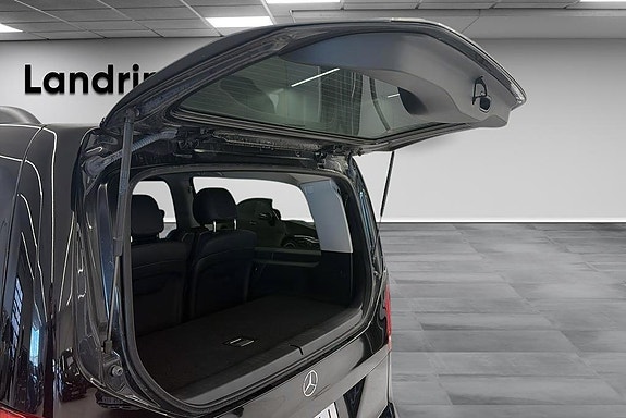 Mercedes-Benz V250 d 15 of 17