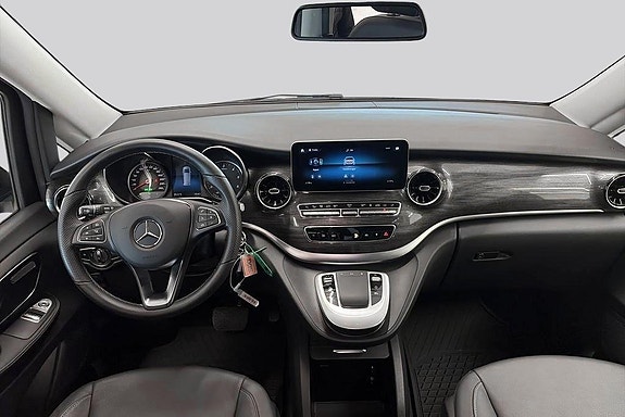 Mercedes-Benz V250 d 7 of 17