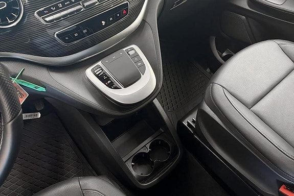 Mercedes-Benz V250 d 12 of 17