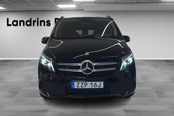 Mercedes-Benz V250 d 2 of 17