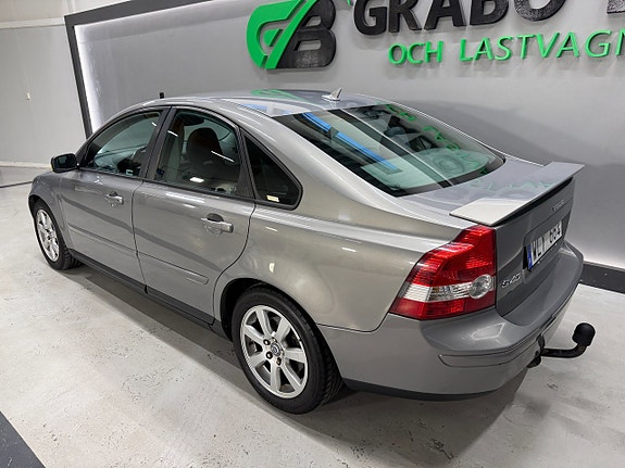 Volvo S40 3 of 19
