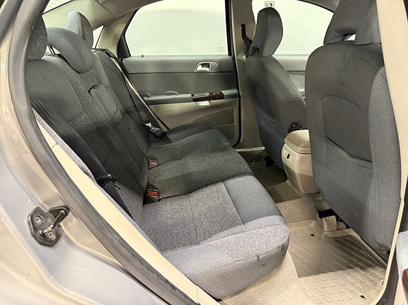Volvo S40 12 of 19