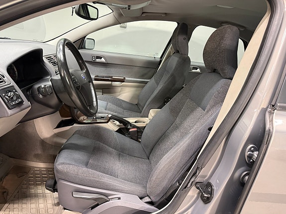 Volvo S40 9 of 19