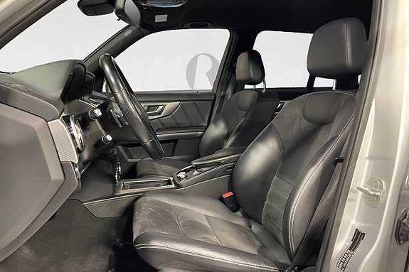 Mercedes-Benz GLK220 3 of 17