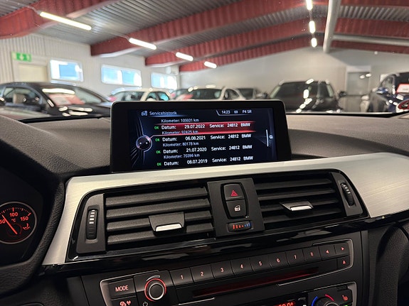 BMW 318d 15 of 22