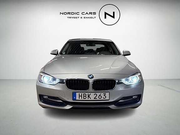 BMW 318d 4 of 22