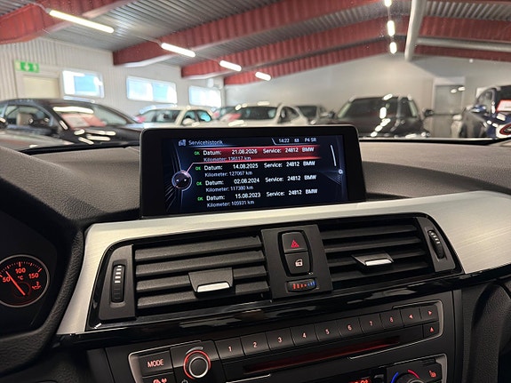 BMW 318d 14 of 22