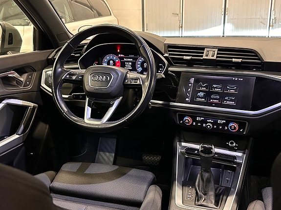 Audi Q3 16 of 29