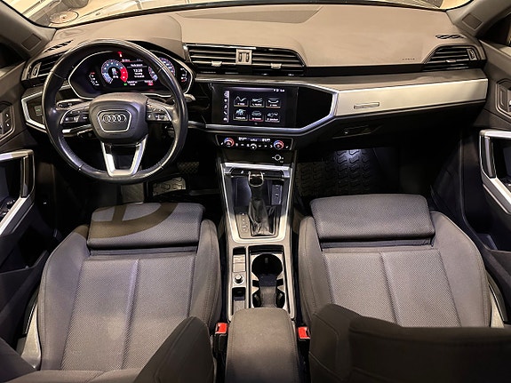 Audi Q3 17 of 29