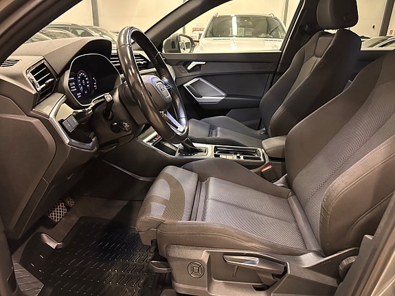Audi Q3 24 of 29