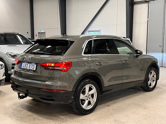 Audi Q3 2 of 29