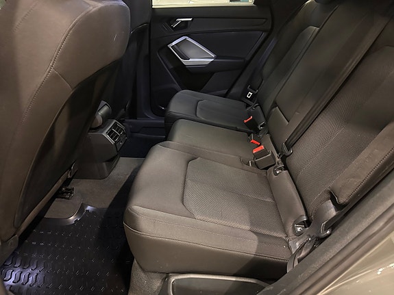 Audi Q3 26 of 29