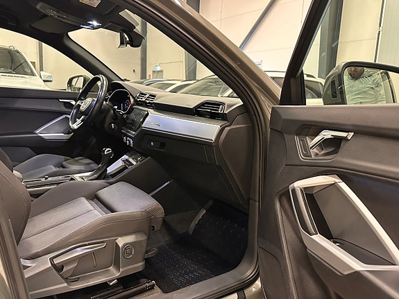 Audi Q3 23 of 29