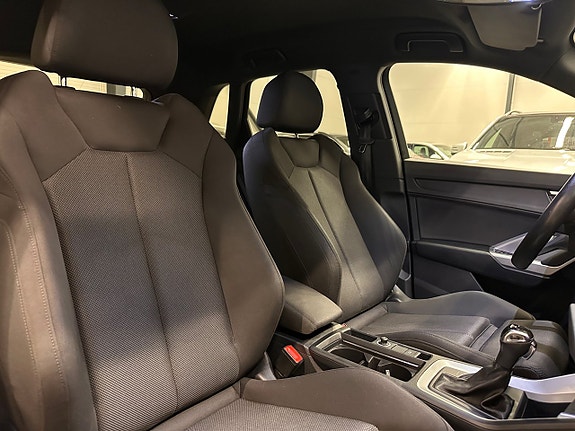 Audi Q3 20 of 29