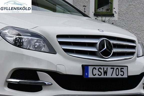 Mercedes-Benz B200 4 of 17