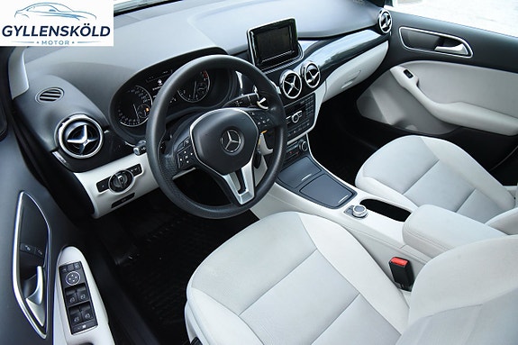 Mercedes-Benz B200 11 of 17