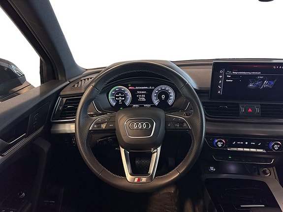 Audi Q5 10 of 17