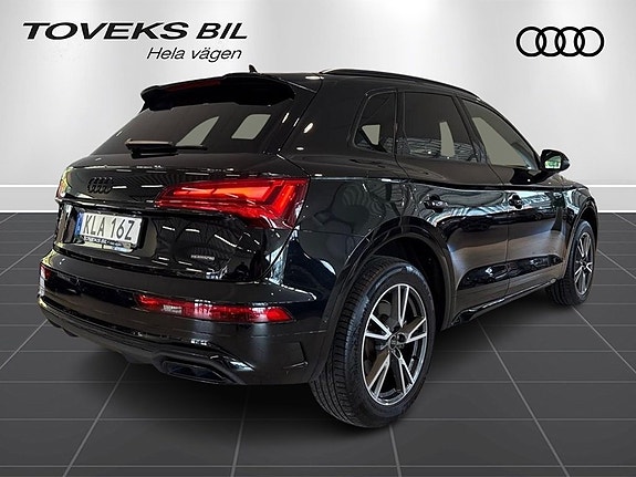 Audi Q5 3 of 17