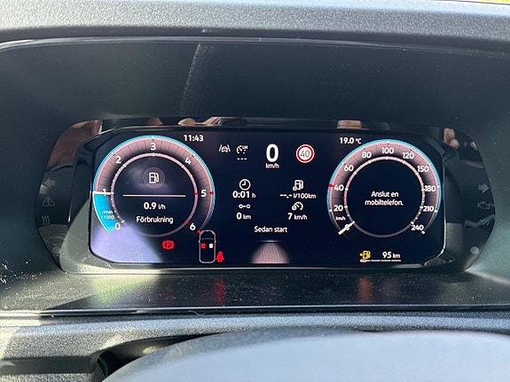 Volkswagen Caddy Maxi 12 of 17