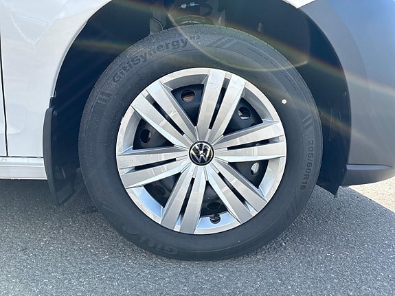 Volkswagen Caddy Maxi 9 of 17