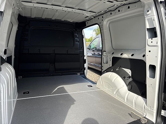 Volkswagen Caddy Maxi 15 of 17