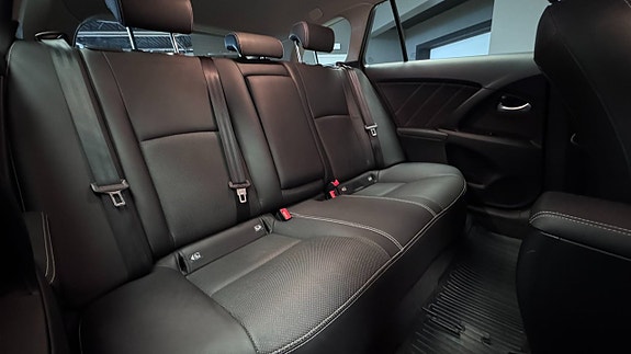 Toyota Avensis 8 of 18