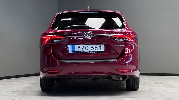 Toyota Avensis 17 of 18