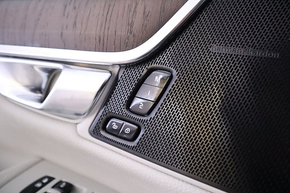 Volvo S90 14 of 26