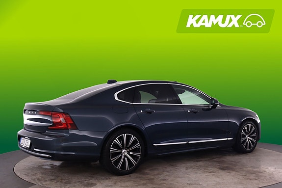 Volvo S90 2 of 26