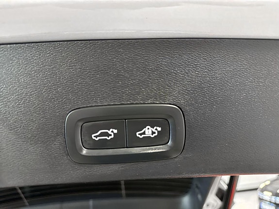 Volvo XC40 13 of 14
