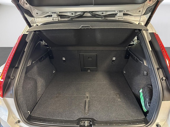 Volvo XC40 12 of 14