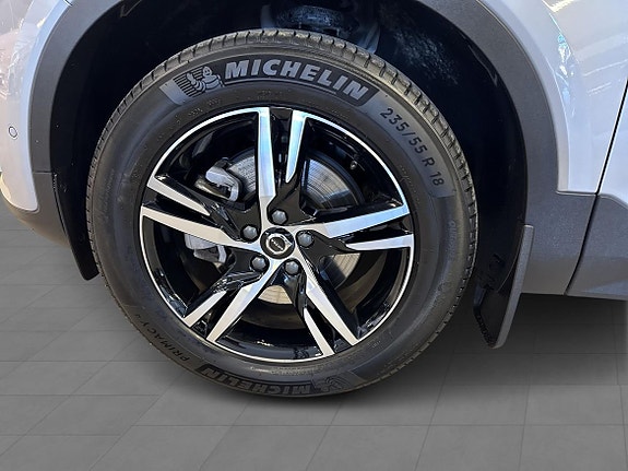 Volvo XC40 10 of 14