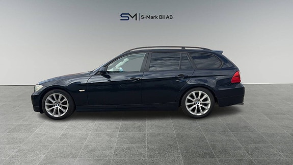 BMW 320i 2 of 11