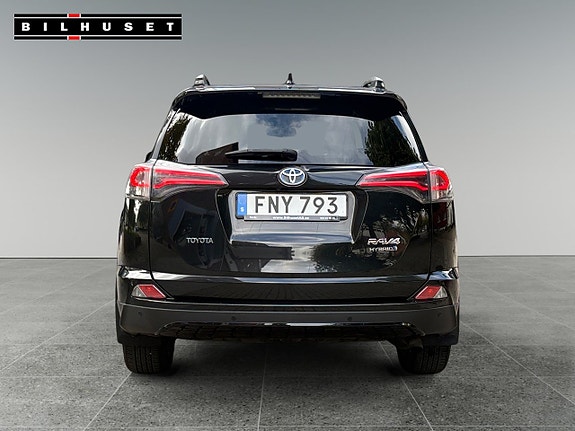Toyota RAV4 15 of 21