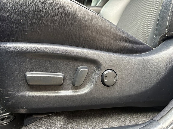 Toyota RAV4 11 of 21