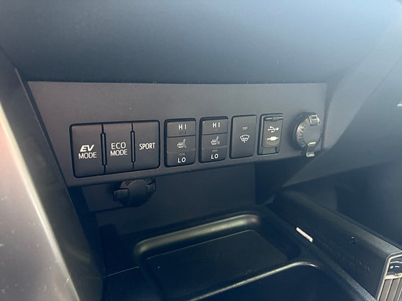 Toyota RAV4 13 of 21