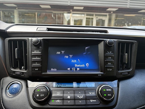 Toyota RAV4 9 of 21