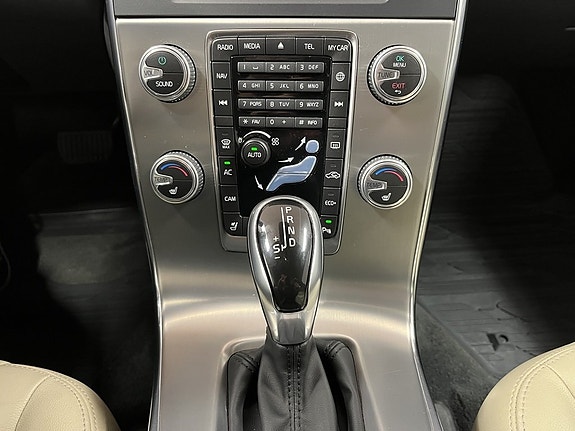Volvo V60 6 of 8