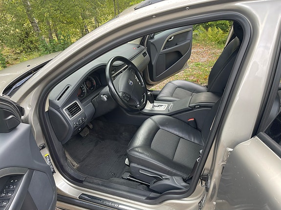 Volvo V70 5 of 9